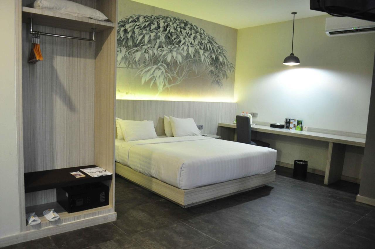 Grand Kolopaking Hotel Kebumen Exterior foto