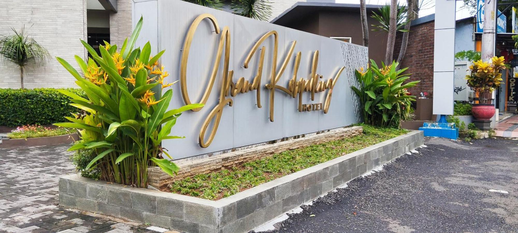 Grand Kolopaking Hotel Kebumen Exterior foto